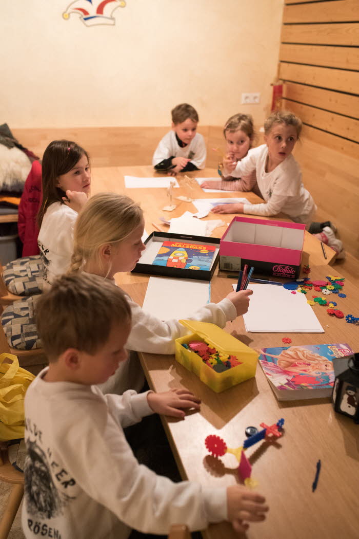 Maskenabstauben17-57